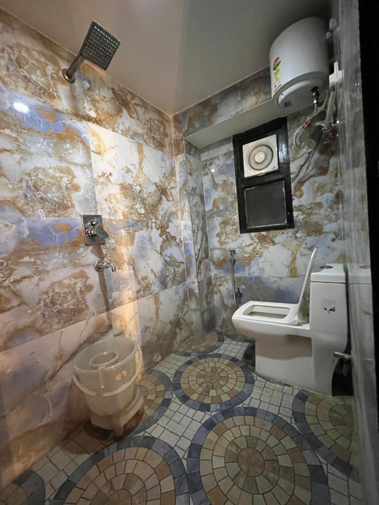 Jupiter Plaza- A Brand Of The Reality Hotel New Delhi Buitenkant foto