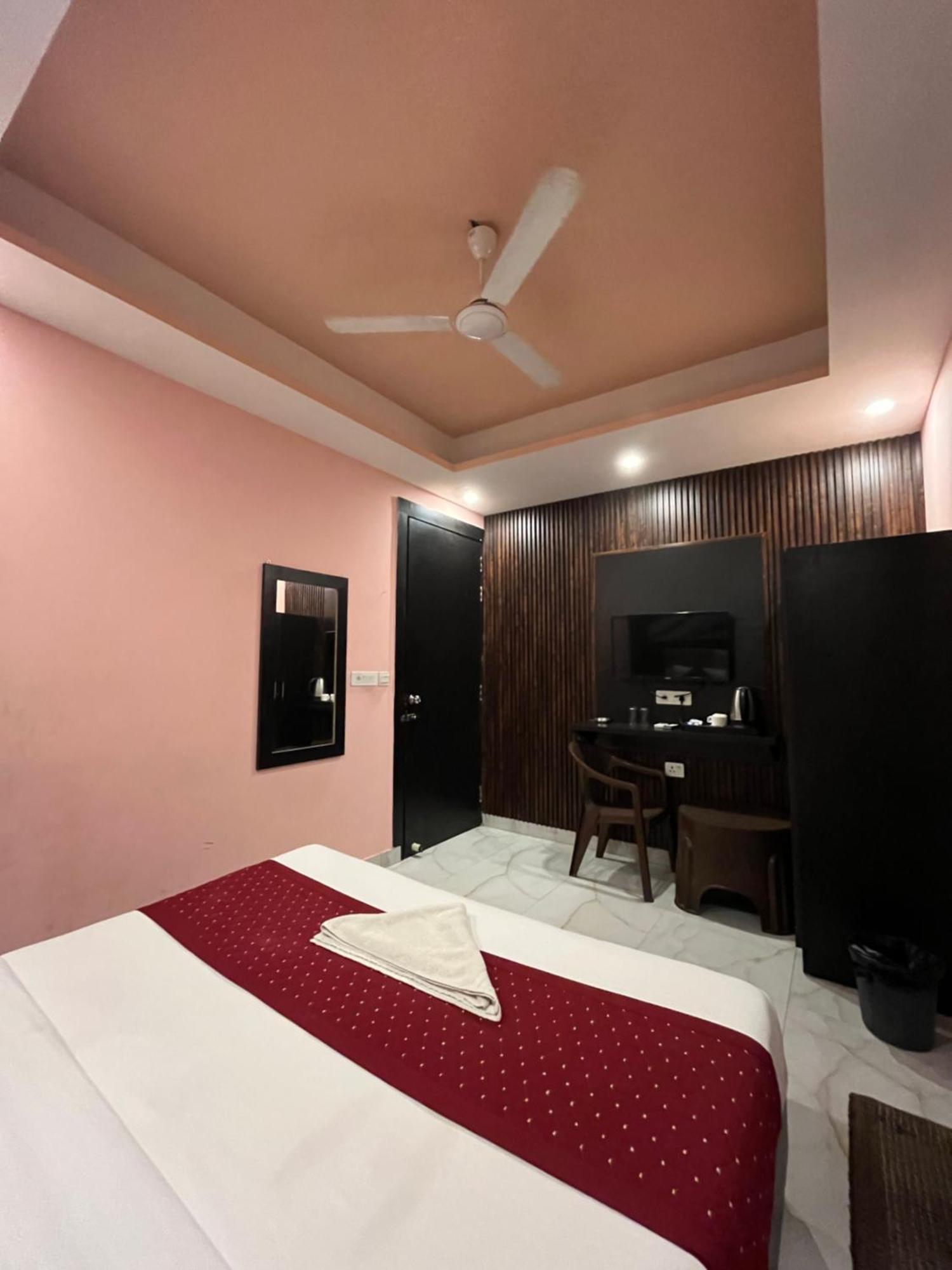 Jupiter Plaza- A Brand Of The Reality Hotel New Delhi Buitenkant foto