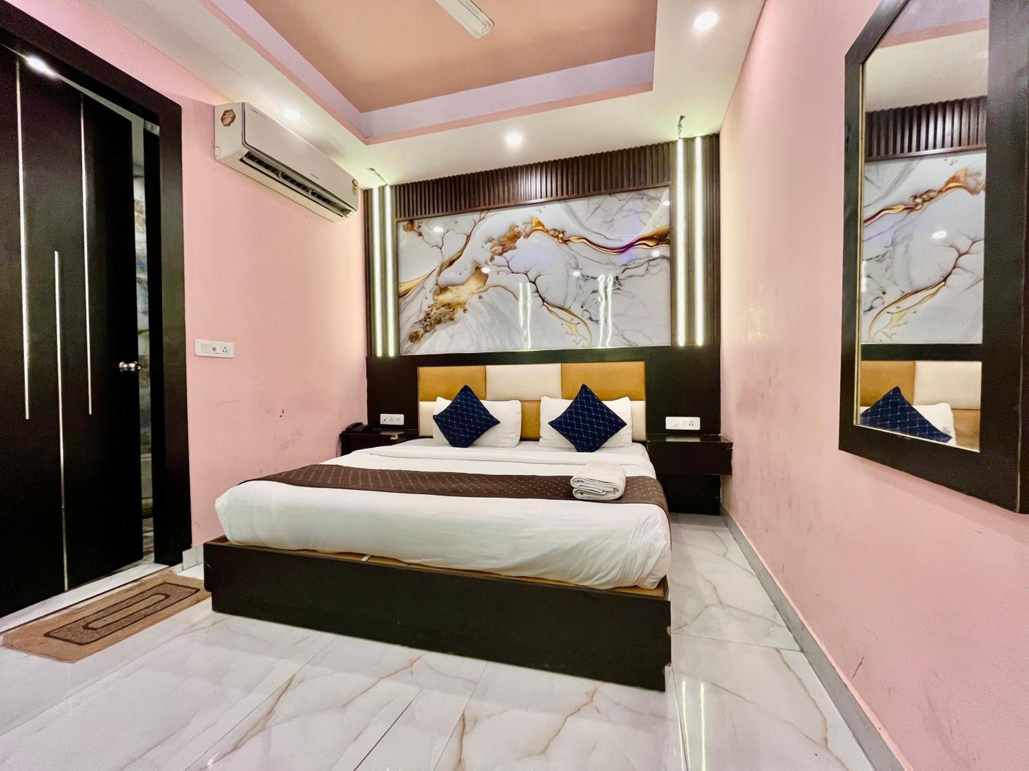 Jupiter Plaza- A Brand Of The Reality Hotel New Delhi Buitenkant foto